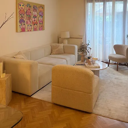 Luxury Eiffel Tower Appartement *